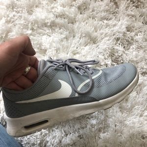 Grey Women Thea Nike Shoe. Size 9. Worn 4-5 times.